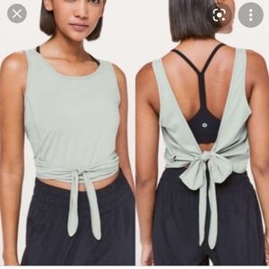 EUC Lululemon Its a Tie tank size 6 jade
